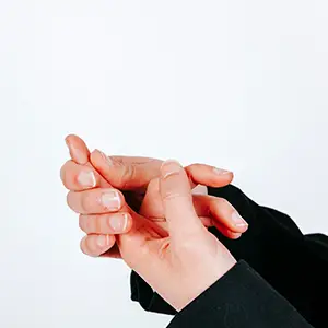 bella-e-zen-Dedo-em-gatilho